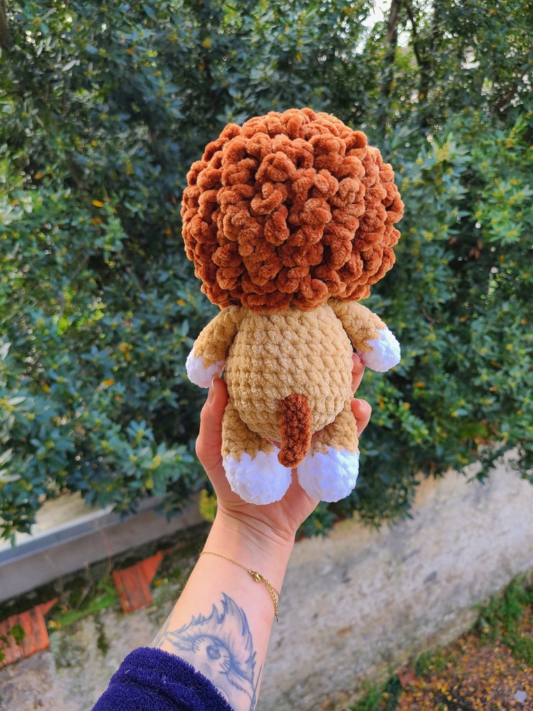 Peluche en crochet lion pour bebe